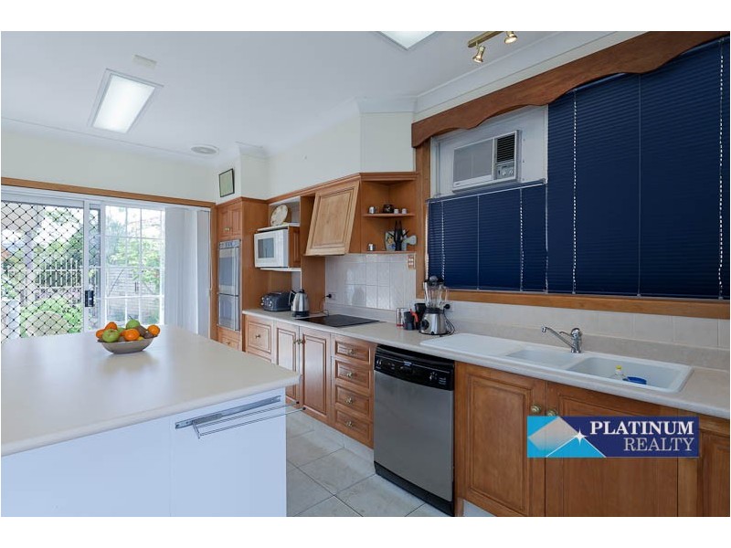 Broadbeach Waters QLD 4218