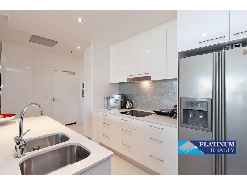 Broadbeach Waters QLD 4218