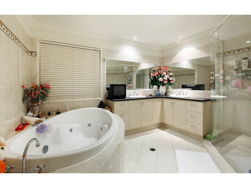 Broadbeach Waters QLD 4218