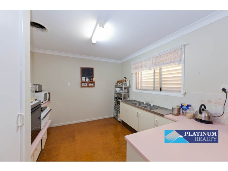 39 Rochester Drive, Mount Warren Park QLD 4207