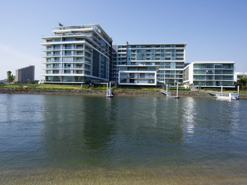 Broadbeach Waters QLD 4218