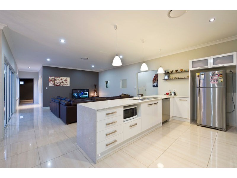 4 Elusive Road, Coomera Waters QLD 4209