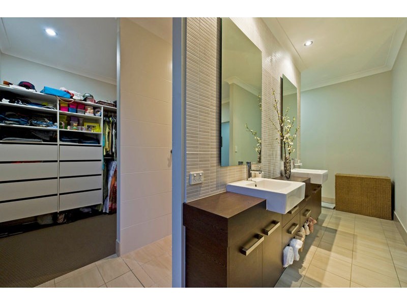 4 Elusive Road, Coomera Waters QLD 4209