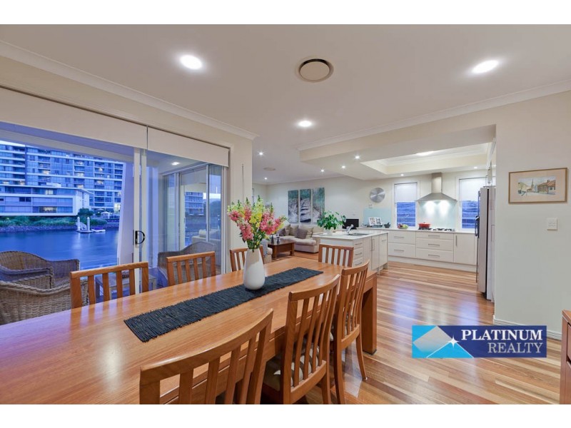 Broadbeach Waters QLD 4218