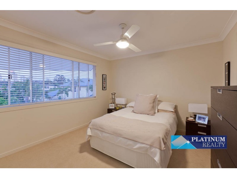 Broadbeach Waters QLD 4218