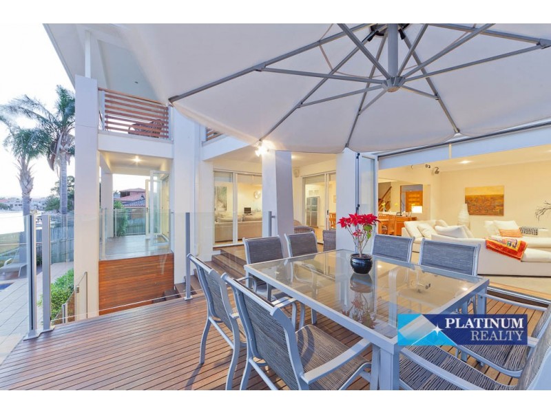 Broadbeach Waters QLD 4218