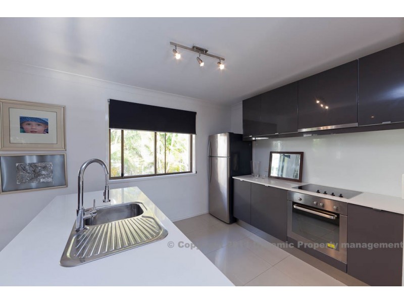 1 Intrepid Drive, Mermaid Waters QLD 4218