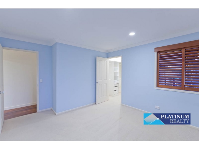 7 Karina Crescent, Broadbeach Waters QLD 4218