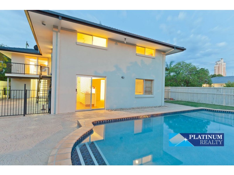 7 Karina Crescent, Broadbeach Waters QLD 4218