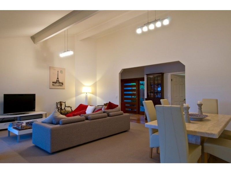 Broadbeach Waters QLD 4218