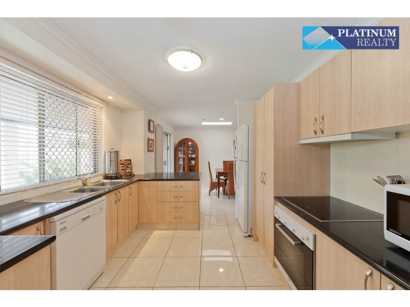 113 Hooker Boulevard, Broadbeach Waters QLD 4218