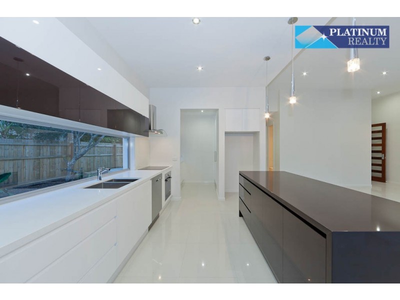Broadbeach Waters QLD 4218