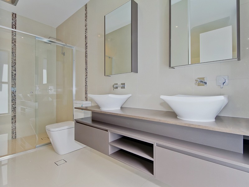 Broadbeach Waters QLD 4218