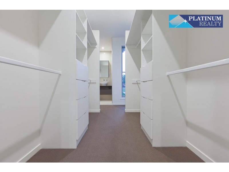 Broadbeach Waters QLD 4218