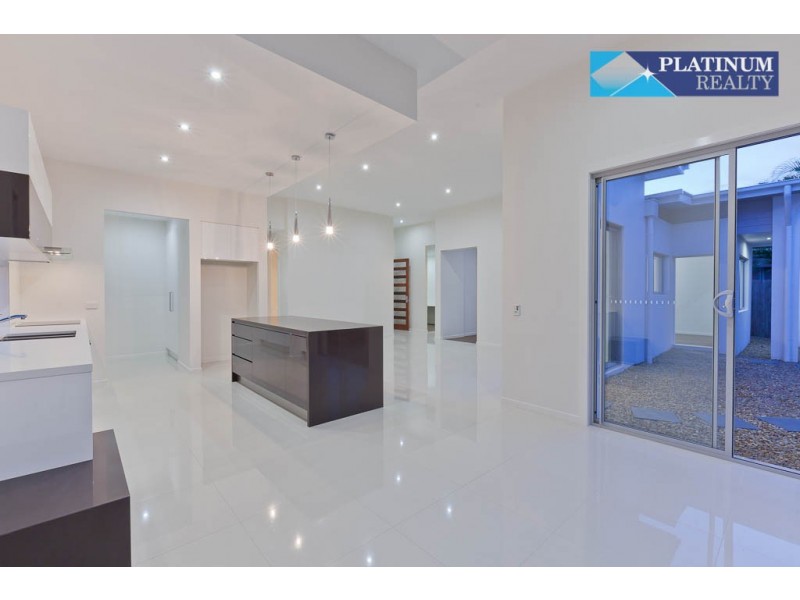 Broadbeach Waters QLD 4218