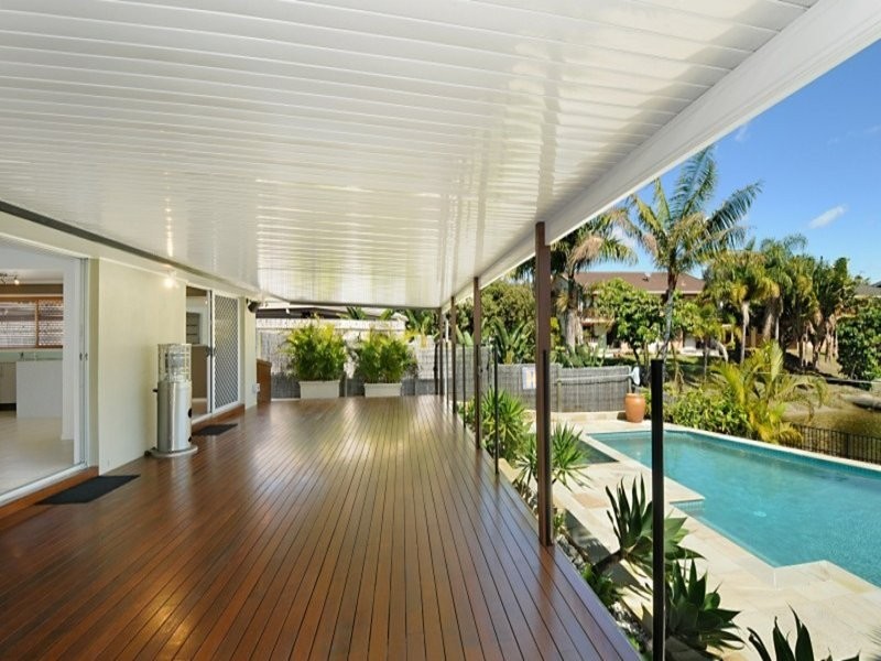 6 Helm Court, Mermaid Waters QLD 4218