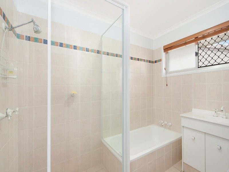 6 Helm Court, Mermaid Waters QLD 4218