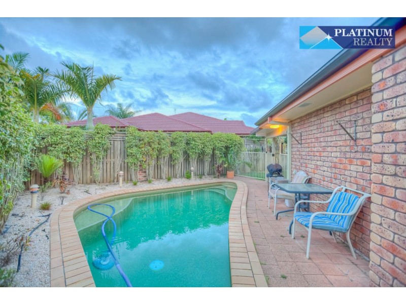 Clear Island Waters QLD 4226