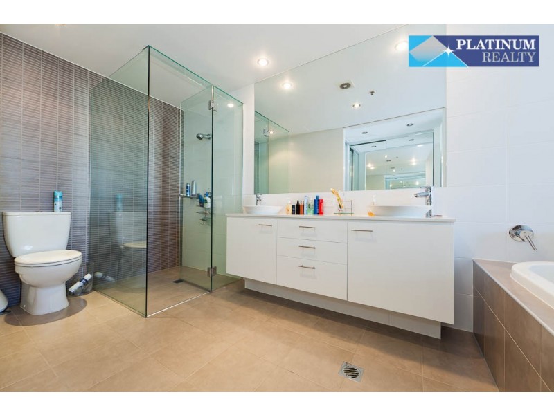 Broadbeach Waters QLD 4218