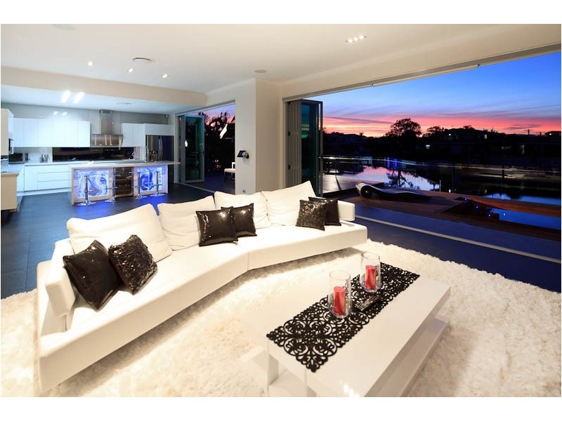 Broadbeach Waters QLD 4218