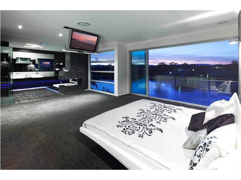 Broadbeach Waters QLD 4218