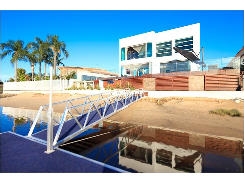 Broadbeach Waters QLD 4218