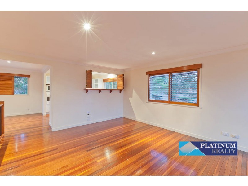 7 Karina Crescent, Broadbeach Waters QLD 4218