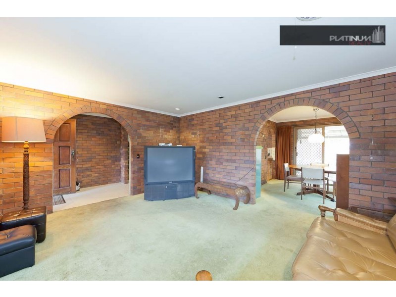 87 Dawn Parade, Miami QLD 4220