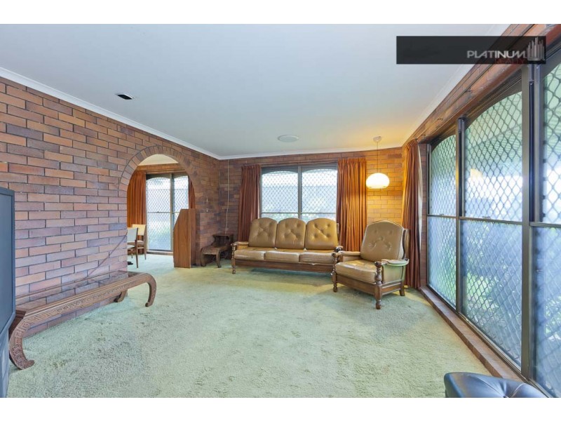 87 Dawn Parade, Miami QLD 4220