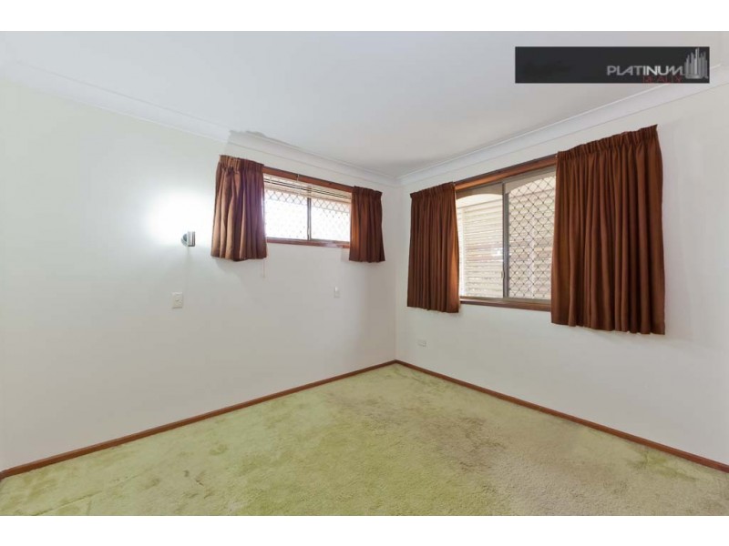 87 Dawn Parade, Miami QLD 4220