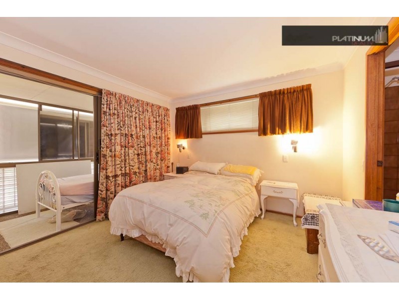 87 Dawn Parade, Miami QLD 4220