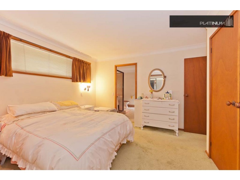 87 Dawn Parade, Miami QLD 4220