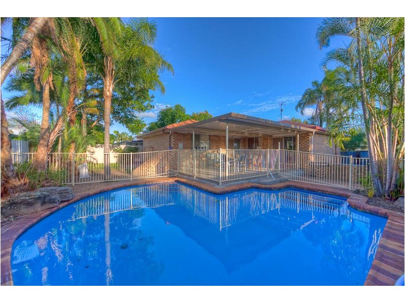 115 Hooker Boulevard, Broadbeach Waters QLD 4218