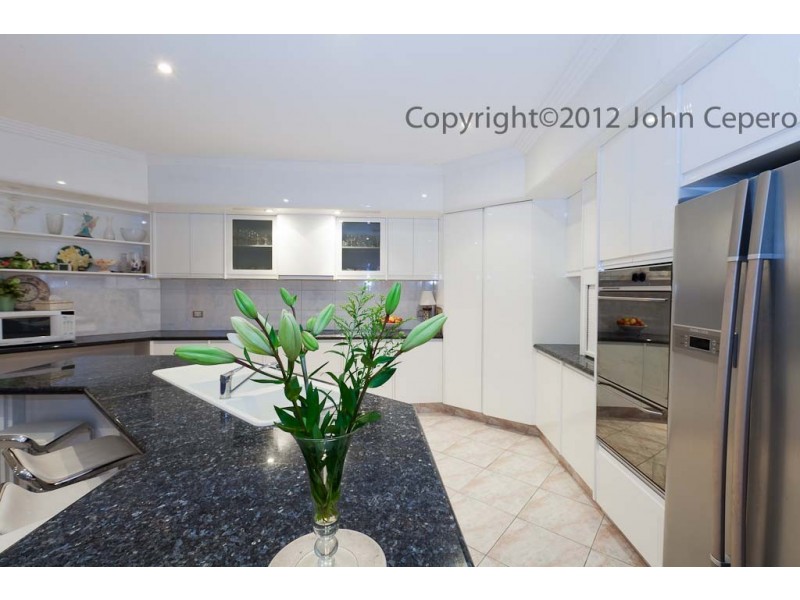 5 Malanda Place, Robina QLD 4226