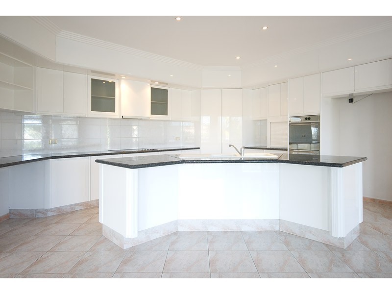 5 Malanda Place, Robina QLD 4226