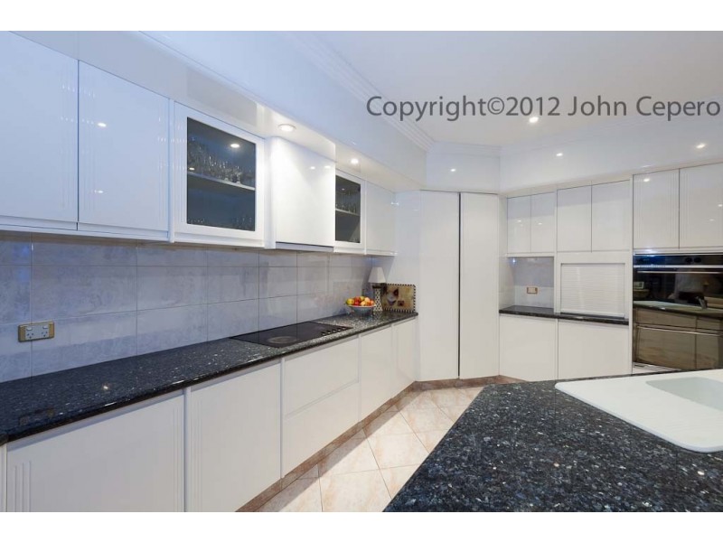 5 Malanda Place, Robina QLD 4226