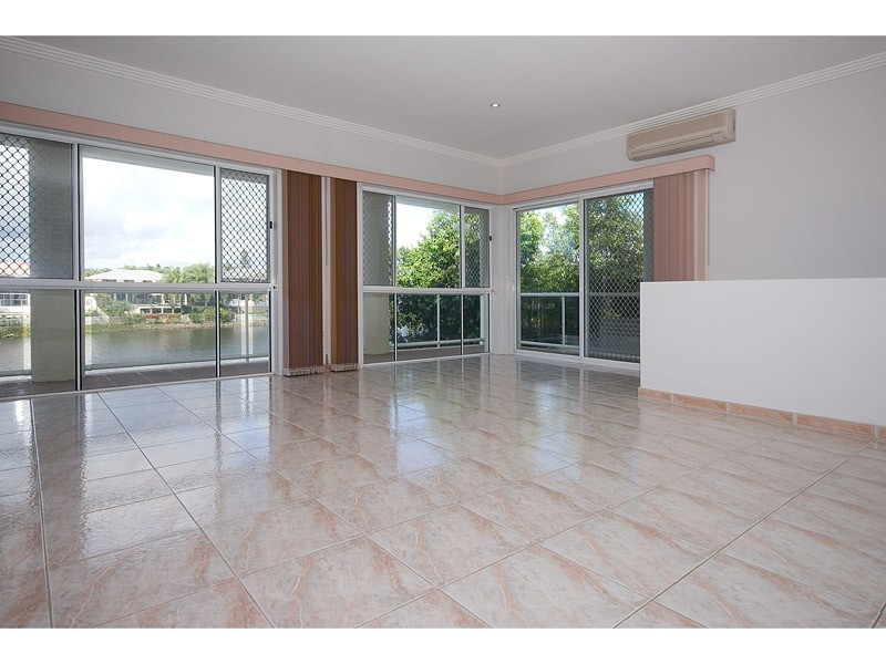 5 Malanda Place, Robina QLD 4226