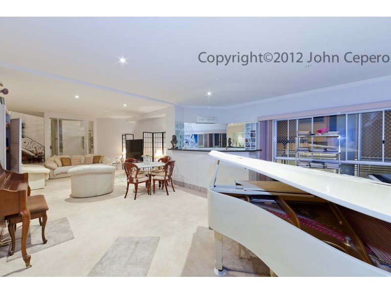 5 Malanda Place, Robina QLD 4226