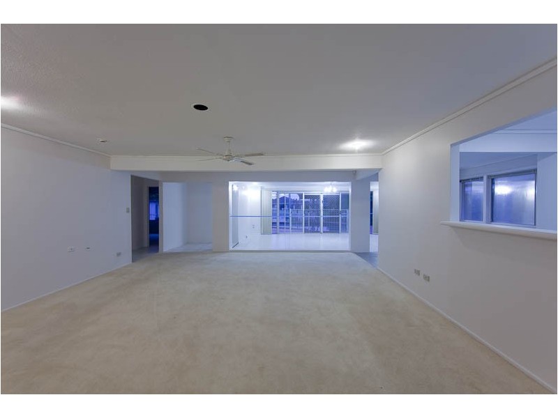33 Beverley Crescent, Broadbeach Waters QLD 4218