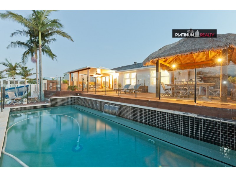 7 Costa Court, Broadbeach Waters QLD 4218