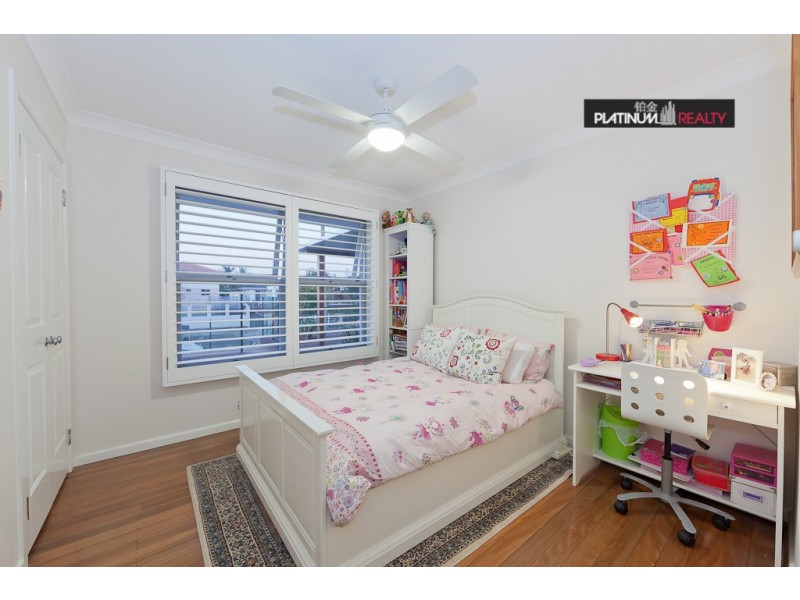 7 Costa Court, Broadbeach Waters QLD 4218
