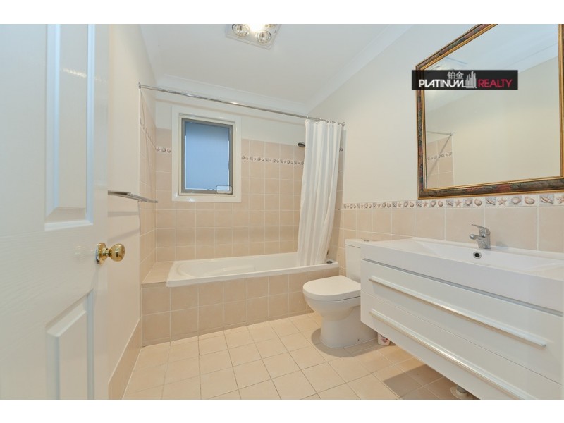 7 Costa Court, Broadbeach Waters QLD 4218