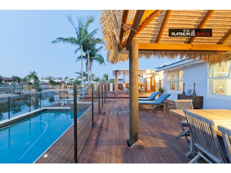 7 Costa Court, Broadbeach Waters QLD 4218