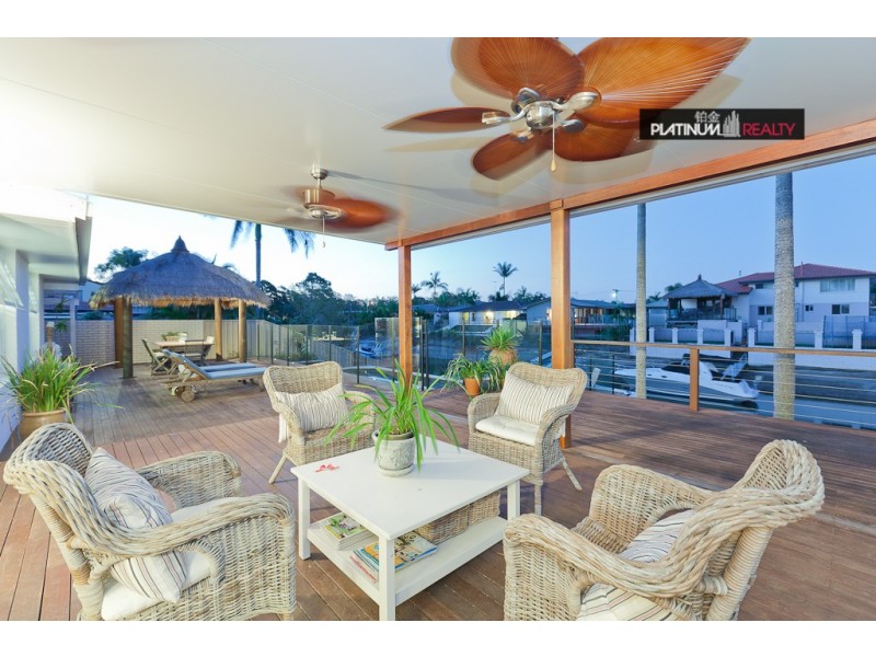 7 Costa Court, Broadbeach Waters QLD 4218