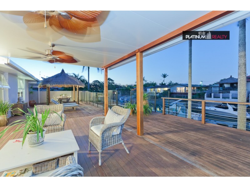 7 Costa Court, Broadbeach Waters QLD 4218