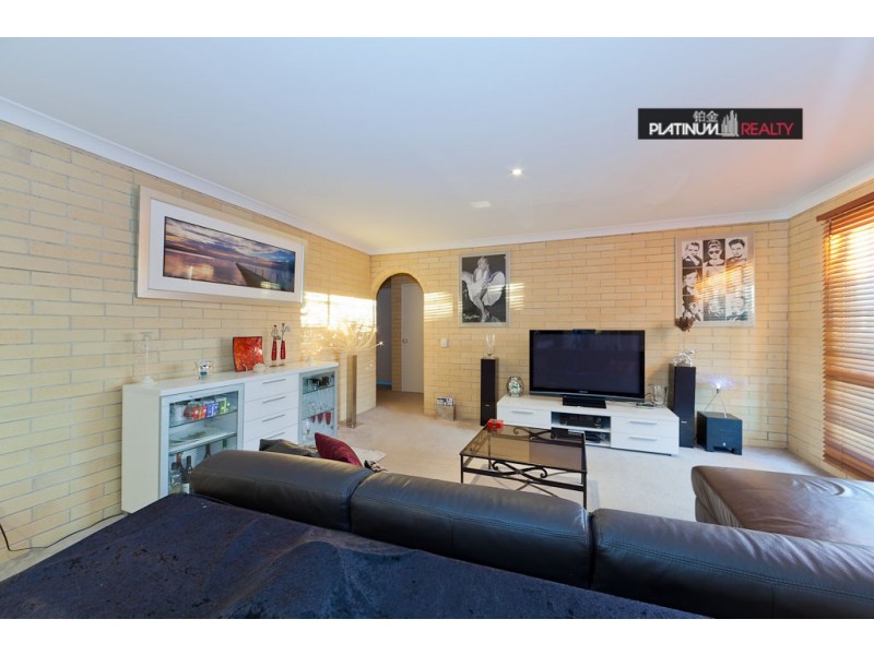 30 Wantana Cres, Edens Landing QLD 4207