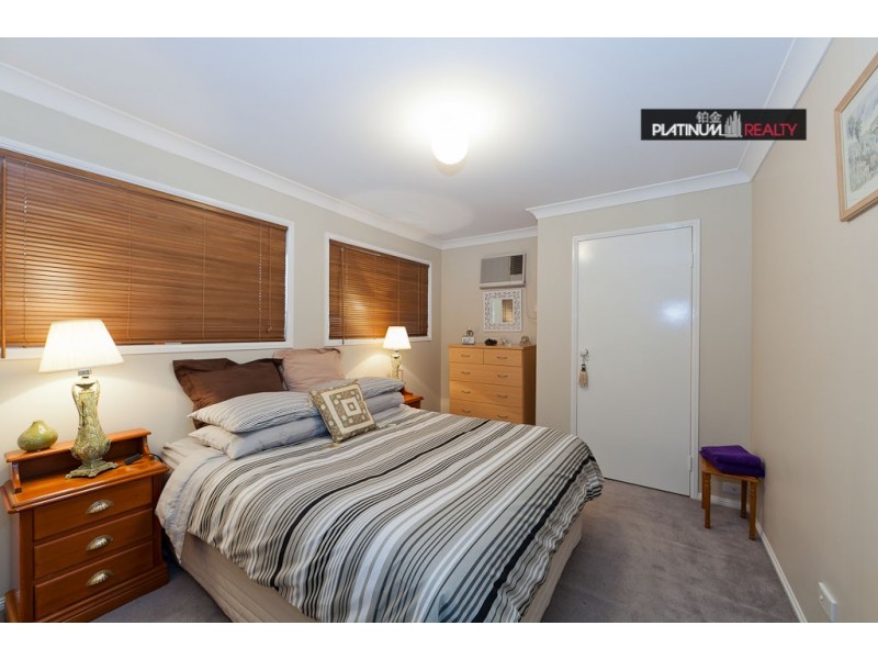 30 Wantana Cres, Edens Landing QLD 4207