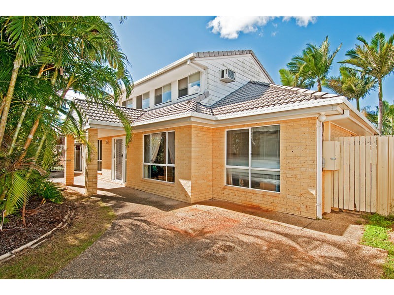 30 Wantana Cres, Edens Landing QLD 4207