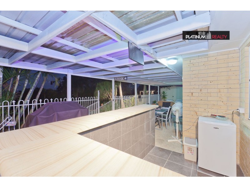 30 Wantana Cres, Edens Landing QLD 4207