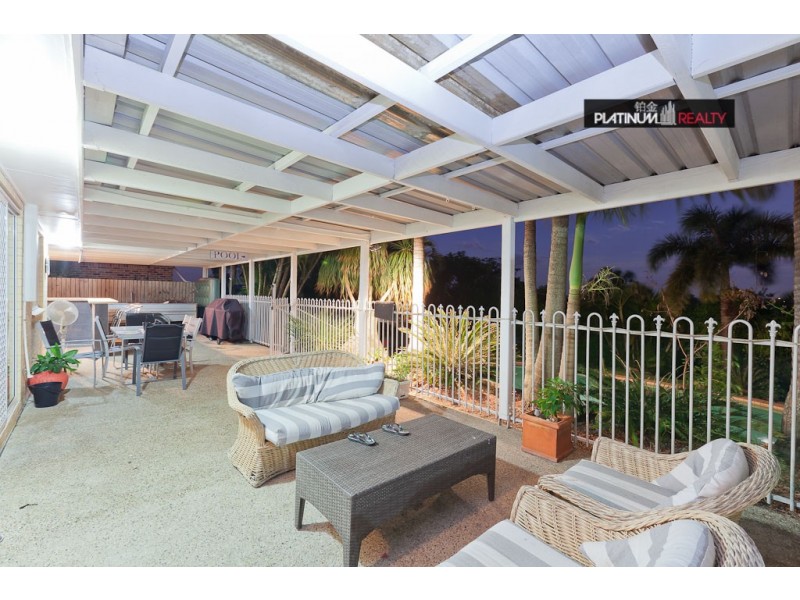 30 Wantana Cres, Edens Landing QLD 4207